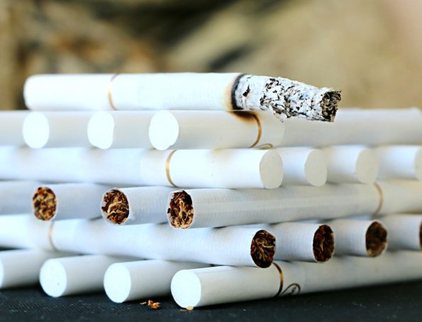 パチンコ屋内も年4月から禁煙化されて煙草が吸えなくなる ホールとタバコ ブレスロ 2dps